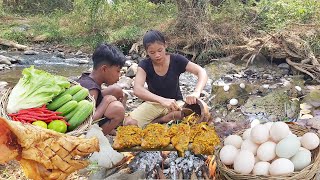 Catch big eel in river Eel spicy roasted for dinner Frog curry tasty with egg Pork head grilled [upl. by Neelik435]