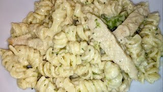 EASY CHICKEN ALFREDO PASTA [upl. by Oivat436]