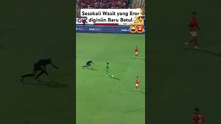 Wasit Bahrain diginiin baru betulHahaha football sepakbola soccerplayer [upl. by Hanahsuar]