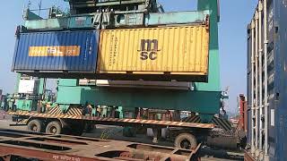 Loading and unloading of containers on the train [upl. by Maccarone448]