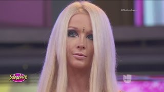 La Barbie Humana revela por qué no sonríe [upl. by Ayihsa69]