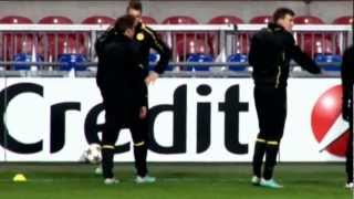 Mario Gotze juggles chewinggum [upl. by Mel]