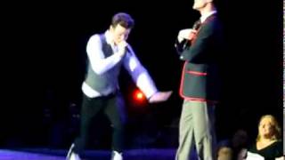 Klaine Kiss  Glee Live [upl. by Jeff]