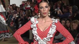 Desfile de la colección quotFlamencas con Hechurasquot de Manuela Macías [upl. by Rybma]