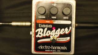 Test ElectroHarmonix Bass Blogger bass distortion [upl. by Sherm]