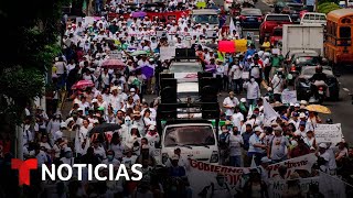 Protestan en El Salvador contra los recortes a la salud y la educación  Noticias Telemundo [upl. by Sitto761]