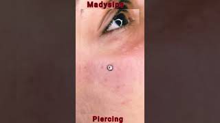 DO YOU KNOW HOW TO REMOVE A MICRODERMAL STAY UNTIL THE END ✨ microdermal microdermalpiercing [upl. by Rosenkrantz]