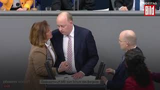 CDUPolitiker Hauer kollabiert bei Rede im Bundestag [upl. by Berthoud]