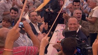 FPÖPolitiker im Festzelt am Volksfest in Wieselburg [upl. by Neeleuqcaj]