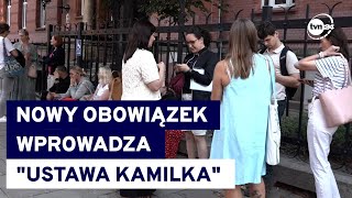 W sądach długie kolejki po zaświadczenie o niekaralności Nowy obowiązek osób pracujących z dziećmi [upl. by Ailedroc]