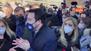 Salvini scende in piazza a Roma con gli operatori del turismo [upl. by Trojan247]