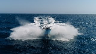 Rough Seas Big Swell  Makaira Boats Gen3 950 [upl. by Demakis]