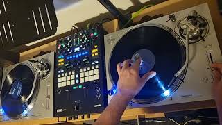 Technics SL1200MK7 2022 basic beat mixing test [upl. by Elspeth]