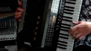 Zupan Alpe IV EA 120 Bass mit Cassotto Video Klangprobe [upl. by Annaek]