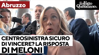 Elezioni Abruzzo i giornalisti a Meloni quotCentrosinistra sicuro di vincerequot E lei risponde così [upl. by Vaasta487]