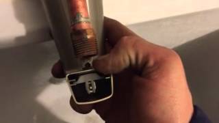 Installing a tub spout onto a copper line with a male adapter Tub spigot install [upl. by Agni]