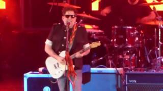 Andres Calamaro La Parte de AdelanteLoco en Lima Ciudad Rock 2016 [upl. by Jacquet]