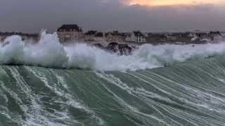 Vidéo du shooting hélico sur la tempête Petra avec Philip Plisson [upl. by Clive]