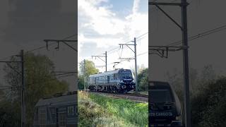 Euro9000 Dual mode locomotive shunts in the Harbor of Amsterdam [upl. by Erv]