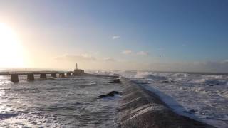 Les Sables dOlonne  Tempête Liev sur la Grande Jetée [upl. by Adeuga]