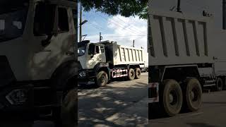 Black amp white Howo dumptrucks speed trending horn ytshorts PapaJohnyA [upl. by Melania]