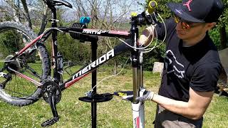 Tutorial revisione ordinaria della forcella mtb sr suntor [upl. by Orimlede]