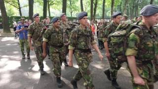 Airborne Wandeltocht in volle gang [upl. by Amoreta]