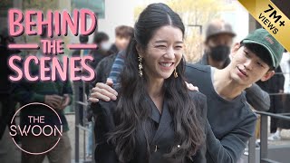 Behind the Scenes Kim Soohyun wraps Seo Yeaji in a warm hug  It’s Okay to Not Be Okay ENG SUB [upl. by Usanis71]