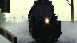 UP 3985 Challenger 4664  slow motion leaving West Chicago IL 20020618 [upl. by Alemac]