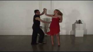 Clases de Salsa  Movimiento 31100 [upl. by Enirahtak]