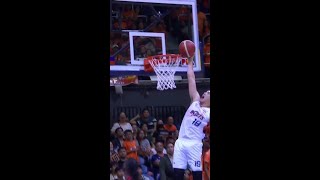 Bong Quinto SLAMS ONE for Meralco vs San Miguel 💥  PBA SEASON 48 PHILIPPINE CUP [upl. by Bowles]