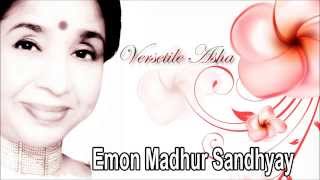 Emon Madhur Sandhyay  Ekanta Apan  Bengali Movie Songs  Asha Bhosle [upl. by Assetak]