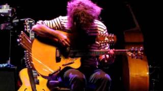 PAT METHENY plays PIKASSO GUITAR live al Teatro Romano di Aosta il 14072010 [upl. by Ettevroc]