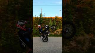 Aprlia SX 125 Wheelie 125 125cc aprilia bikelife wheelie wheelies sumo sx125 4t 4Stroke [upl. by Celka133]