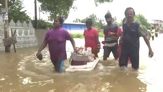 Sri Lanka closes schools amid deadly floods and mudslides [upl. by Eissac]