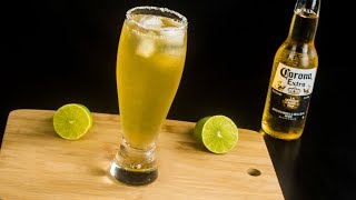 Cómo Preparar una Michelada coctel de cerveza Corona [upl. by Ejroj]