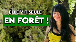 Cette femme vit toute seule dans la forêt  Maison Autonome [upl. by Walling399]