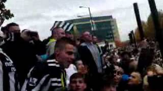 Sunderland fans escorted to St James Park [upl. by Uok]