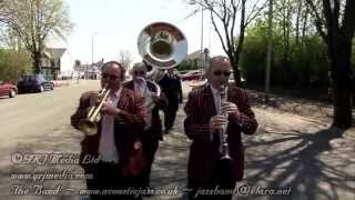 quotWhen The Saints Go Marching Inquot New Orleans style jazz funeral procession [upl. by Lorelei578]