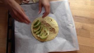 Quesadilla met avocado en gerookte kip [upl. by Anuaek]