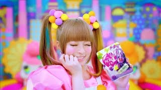 Kyary Pamyu Pamyu きゃりーぱみゅぱみゅ │ 江崎グリコ「アイスの実」ＣＭ30秒 [upl. by Suicul]