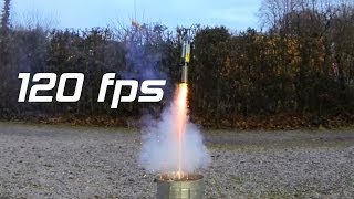 Feuerwerks Rakete in Zeitlupe  Firework rocket in slomo [upl. by Oizirbaf]