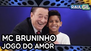 MC BRUNINHO CANTA JOGO DO AMOR NO QUADRO JOGO DO BANQUINHO Raul Gil [upl. by Dunaville]