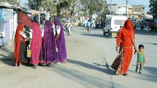 Indian Village Town Bhinmal Mahavir ChowkStation Roadrajasthan Marwari WomenRajasthani Woman [upl. by Cristobal111]