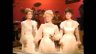 Barbara Mandrell amp the Mandrell Sisters  Charley Pride amp Hoyt Axton Gospel Medley 1981 NEW [upl. by Nosredneh424]