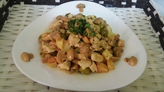 Blanc de poulet aux champignons  صدر الدجاج مع الفطر [upl. by Ahsema]