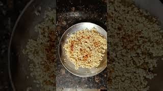 Kacche chawal ko tal ke So tasty chhoti chhoti bhookh ke liyeYouTubeshorts foodvideo [upl. by Keily467]