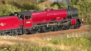 45699 Galatea squashes the banks flat 4th Oct 2014 [upl. by Sungam]