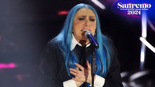 Sanremo 2024  Loredana Berté canta quotPazzaquot [upl. by Monah]