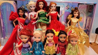 Elsa amp Anna toddlers at Christmas fashion show  Barbie  dresses  LOL surprise mega runway playset [upl. by Hairaza590]